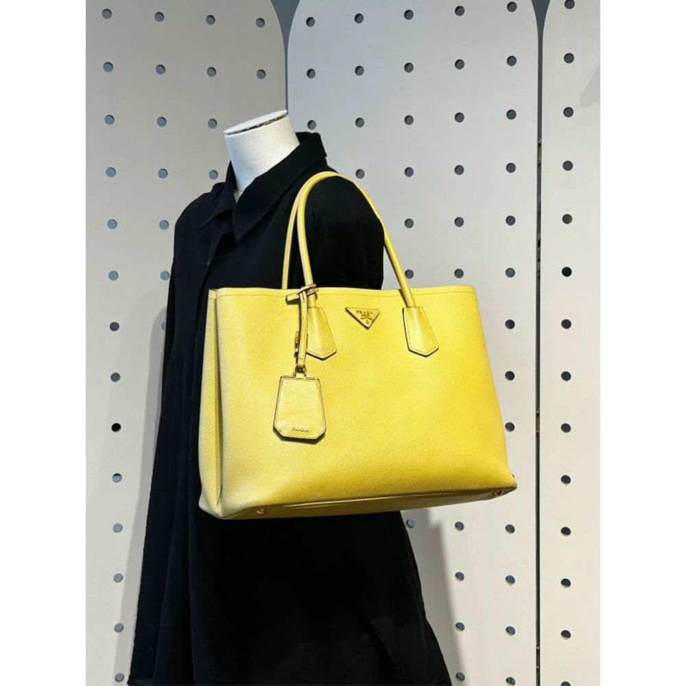 Prada Women Pre-Loved Bag Very Good Condition